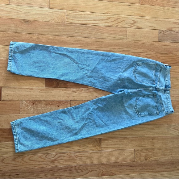 HOLLY ASYMMETRIC STRAIGHT LEG JEAN LIGHT WASH DENIM - Picture 5 of 8
